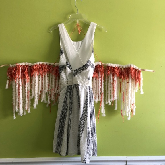 🏷️ adelyn rae white polka dot dress with black embroidery & criss cross back - Picture 5 of 12